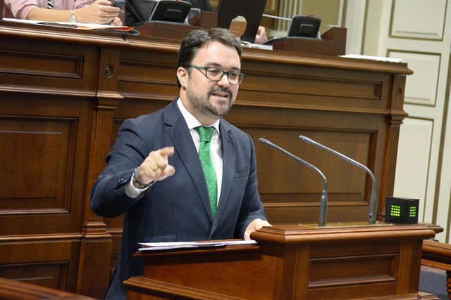 Antona: Clavijo acumula su 'tercer suspenso' y le pide que deje el poder 'con dignidad'