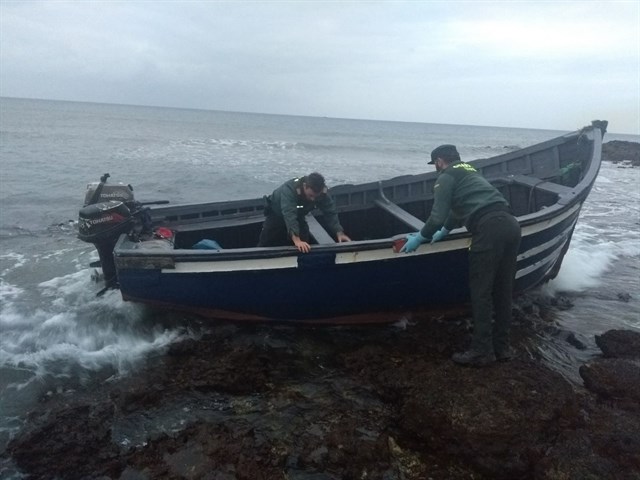 Llega una patera a Lanzarote y aumenta a 18 los inmigrantes localizados