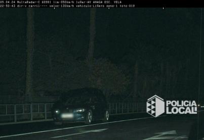 La Policía Local intercepta a un conductor circulando a 130 km/h por la avenida Anaga