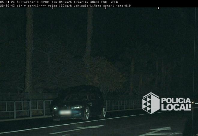 La Policía Local intercepta a un conductor circulando a 130 km/h por la avenida Anaga