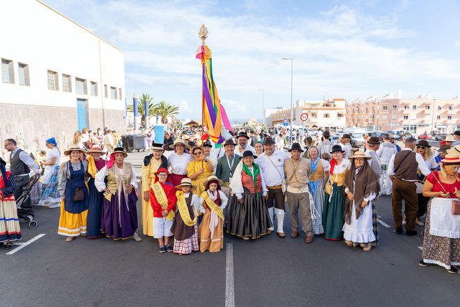 Más de 5.000 personas agasajan a la Santísima Trinidad en la Romería y Ofrenda de El Tablero