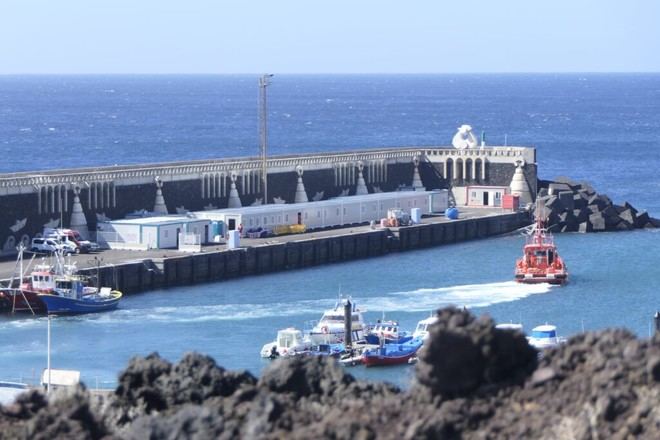 El Hierro se une para abordar la crisis migratoria