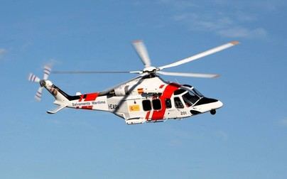Rescatan a dos bañistas heridos en Tenerife con ayuda de un helicóptero