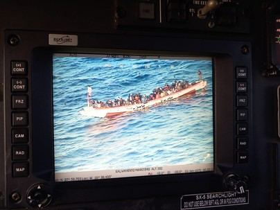 Cayuco llega a Tenerife con 165 migrantes y un fallecido