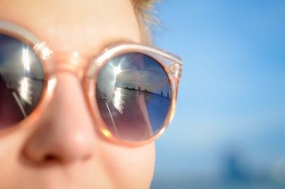 El 30 por ciento de las gafas de sol compradas en el "top manta" dañan a la vista