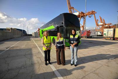 La primera guagua de dos pisos ya está en Tenerife