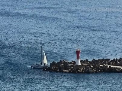 Salvamento Marítimo asiste a dos veleros en Canarias por problemas mecánicos y encallamiento