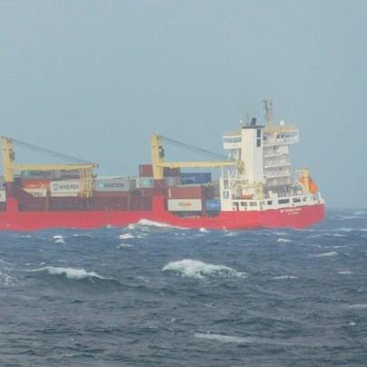 Evacuación médica de tripulante en el mar cerca de Arrecife