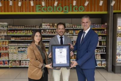 HiperDino revalida su compromiso medioambiental e incorpora el Certificado ISO 14001 de AENOR en varias de sus tiendas