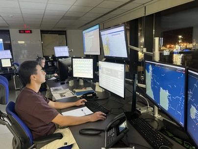 Rescatan a 64 migrantes en embarcación precaria cerca de Arrecife