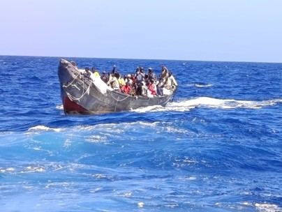 Cayuco con 70 migrantes rescatado cerca de La Restinga