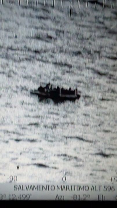 Rescatan a 37 personas en Lanzarote tras alerta de emergencia