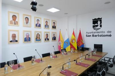 San Bartolomé rinde homenaje a todos los alcaldes y alcaldesas de la etapa democrática