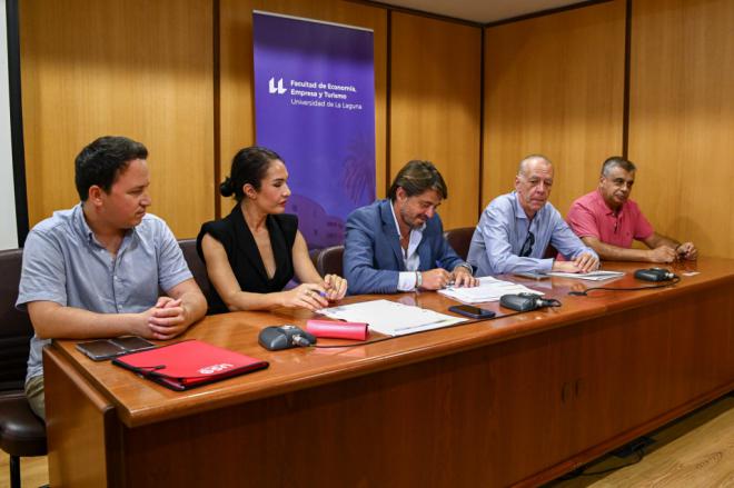 Patronales y sindicatos de hostelería firman el convenio del alza salarial