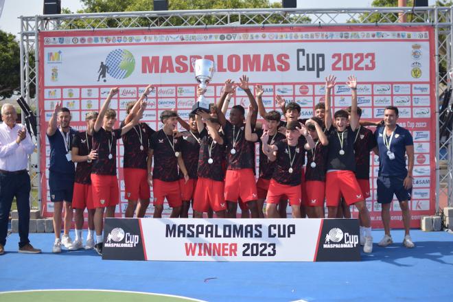 Sevilla FC y Veteranos del Pilar CF campeones de la Maspalomas Cup
