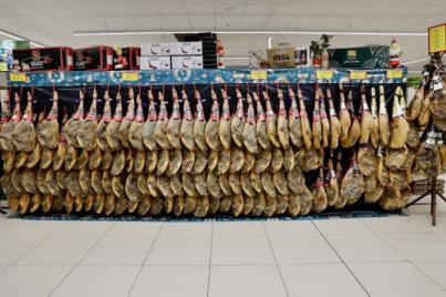 HiperDino prepara tu mesa para tu cena especial de Navidad con grandes descuentos