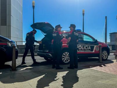 La Policía Autonómica evita que una mujer se precipite al vacío en Gran Canaria