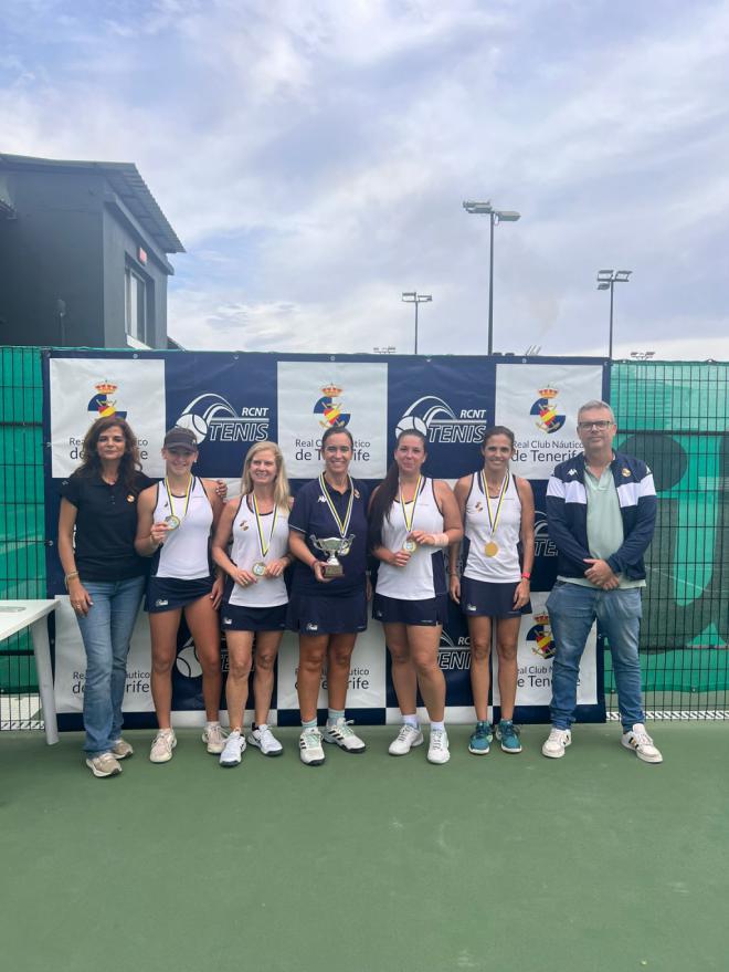El RCNT absoluto femenino, campeonas de Canarias