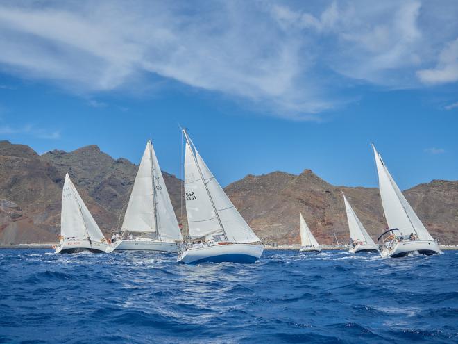Tenerife y Gran Canaria se unen a través del mar
