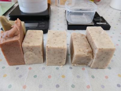 Talleres de jabón natural elaborados con aceite doméstico usado