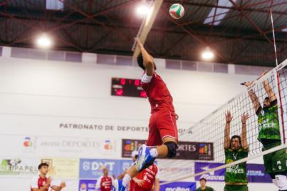 El Arona Spring In Motion mantiene el liderato de la Superliga Masculina 2 pese a su derrota
