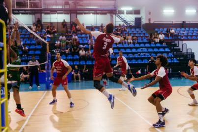 El Arona Spring In Motion gana a domicilio a Vikings Volei Prat
