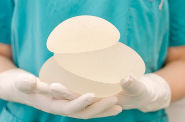 Francia prohíbe varios implantes mamarios por su potencial cancerígeno