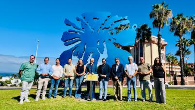 Puerto de la Cruz inaugura la escultura Pez Hoja