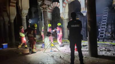 Se desploma el techo de una capilla de la Mezquita de Córdoba tras un incendio