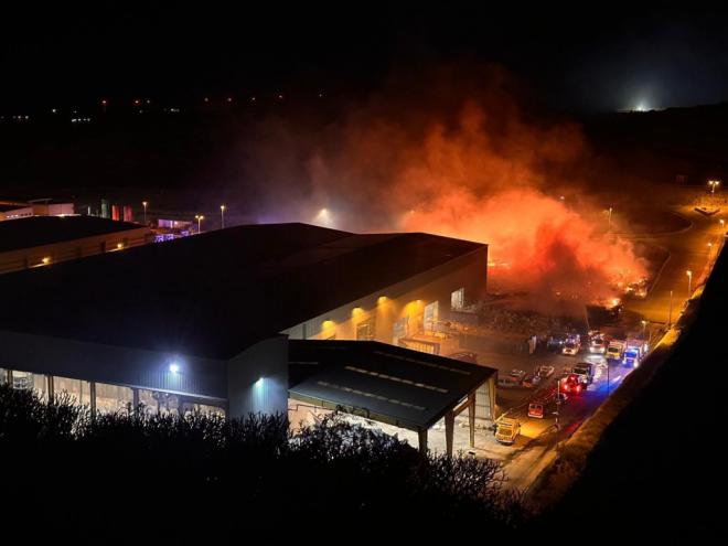 Controlado el incendio en la Planta Insular de Residuos Solidos