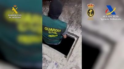 Detenidos cinco tripulantes de un remolcador con tres toneladas de cocaína