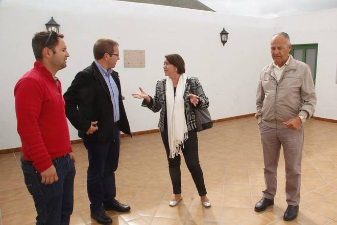 Yaiza y Cabildo impulsarán la apertura del Museo del Camello en Uga
