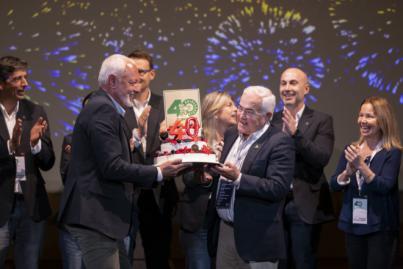HiperDino celebra su 40 aniversario con un congreso para la posteridad