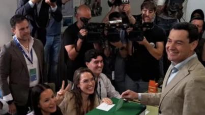 El PP se queda a dos escaños de la mayoría absoluta y el PSOE se descalabra