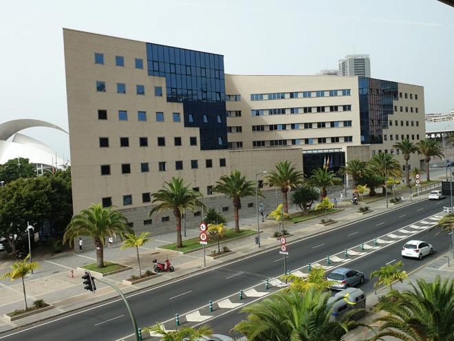 Una protésica e higienista dental, condenada por cometer dos delitos de intrusismo profesional en Puerto de la Cruz