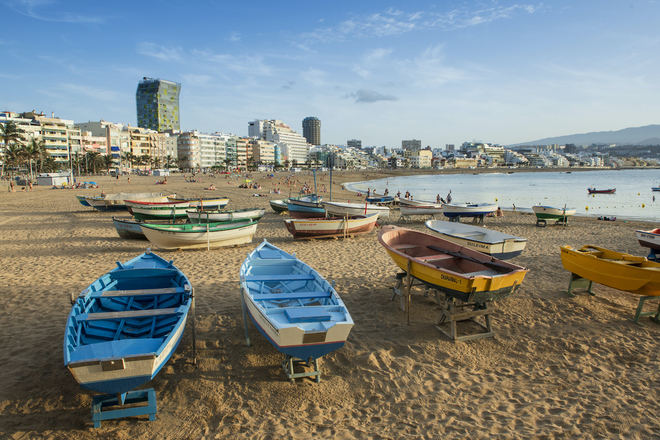 Más de 20 socorristas garantizan la seguridad en las playas capitalinas