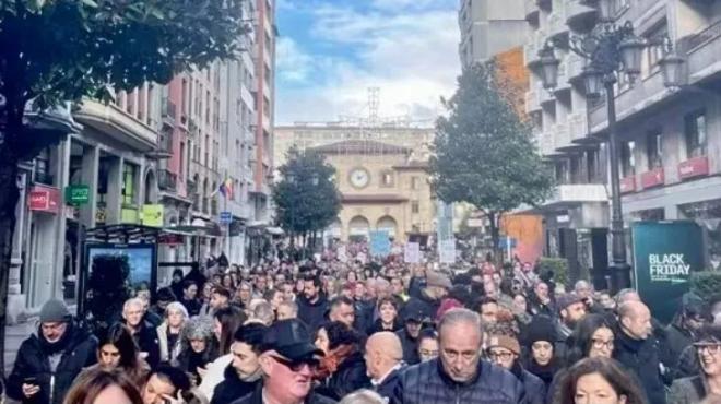 Miles de autónomos protestan contra la 'asfixia' a la que se somete al colectivo