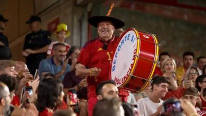 Muere Manolo 'El del bombo', el hincha más popular de 'La Roja'