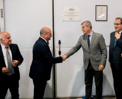 Inauguran en Canarias el primer túnel de frío para transporte de mercancías