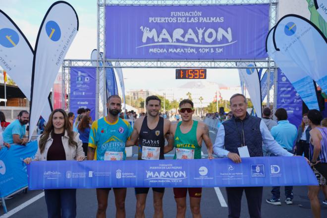 Fran Cabrera y Ana Boullón imponen su ritmo en la Media Maratón Fundación Puertos de Las Palmas