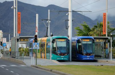 La Línea 1 del tranvía operará todo el fin de semana de ‘Plenilunio Santa Cruz’