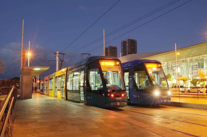 El tranvía retoma el servicio nocturno de fin de semana desde este viernes