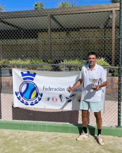 Moli Becerra, campeón de Canarias en la categoría +55 años