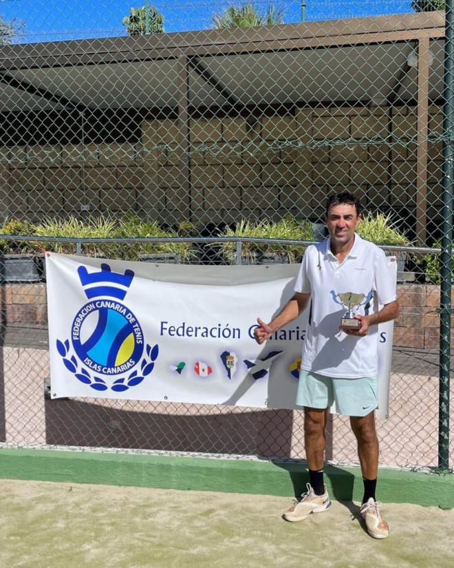 Moli Becerra, campeón de Canarias en la categoría +55 años