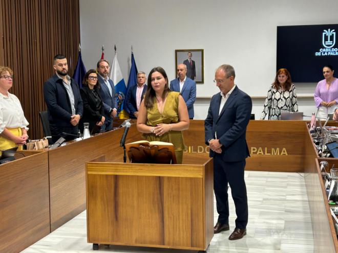 Mónica Gómez Curiel toma posesión como consejera del Cabildo