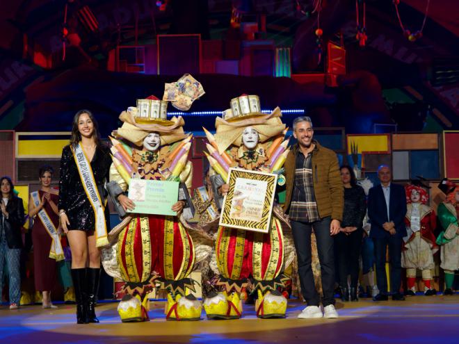 Trapaseros consigue el primer premio en el concurso de Murgas