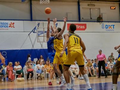 El Náutico Tenerife se lleva el derbi contra el CB Canarias