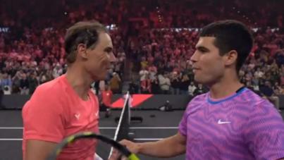 El prodigio puede con la leyenda: Alcaraz supera a Nadal en Las Vegas