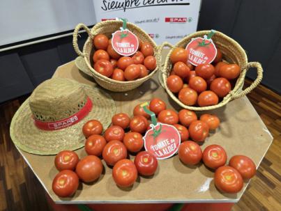 La Aldea celebra la firma del acuerdo del tomate