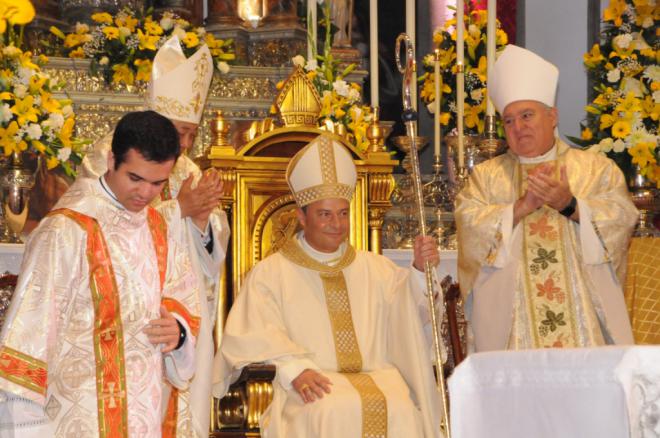 Eloy Santiago, nuevo obispo de la Diócesis Nivariense